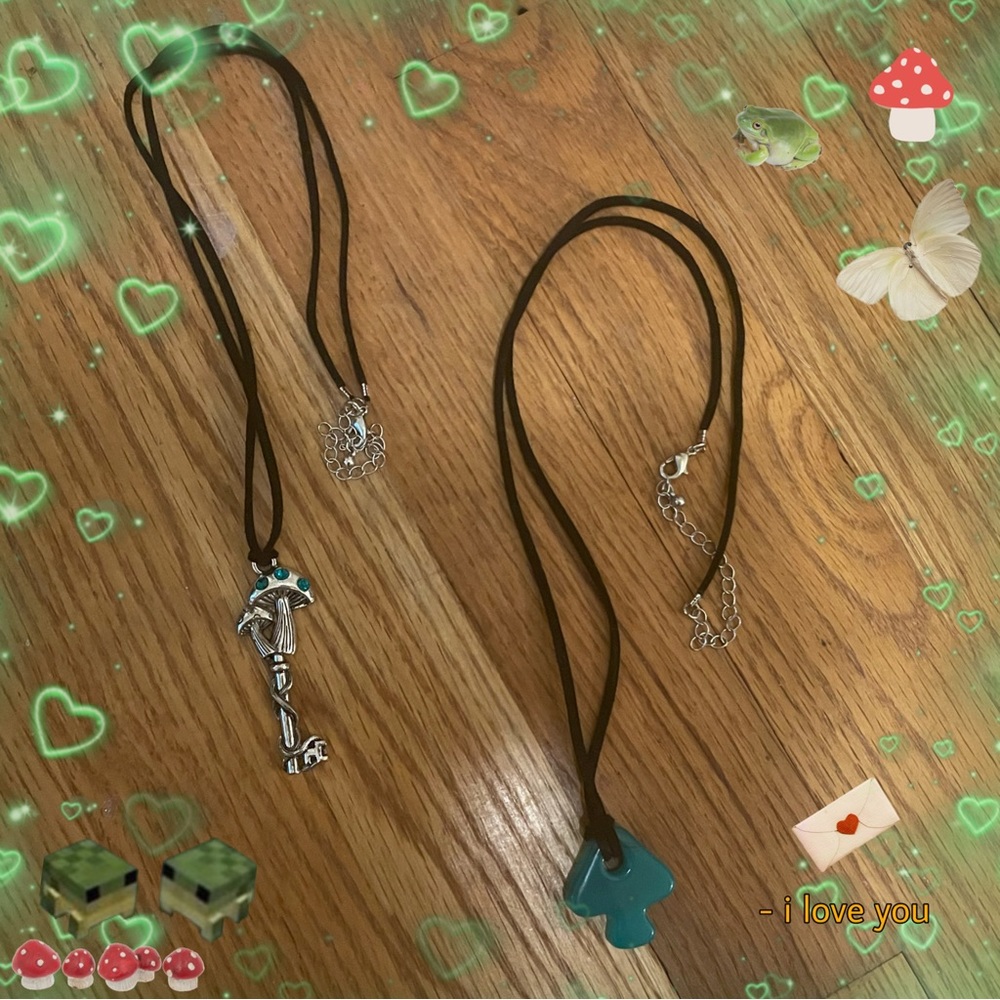 2pc Mushroom necklace set🍄🍃